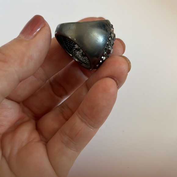 Ring - Picture 5 of 6